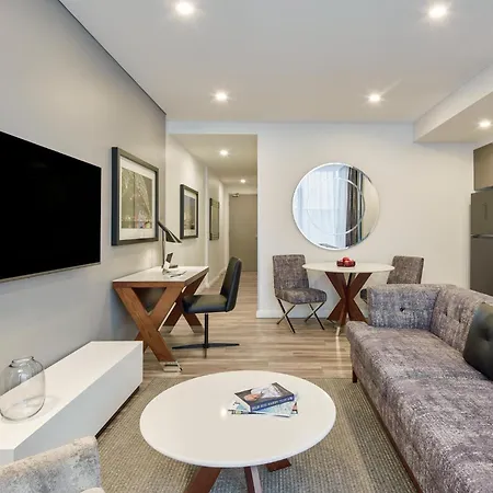 Meriton Suites Mascot Central-2